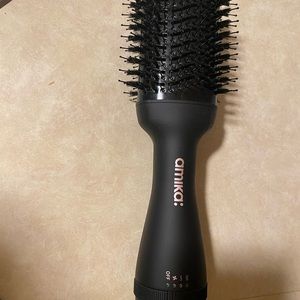 Amina hair dryer brush